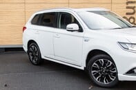 Mitsubishi Outlander PHEV 4HS 10