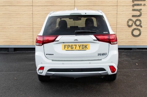 Mitsubishi Outlander PHEV 4HS 9