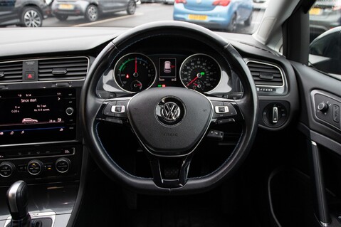 Volkswagen Golf E-GOLF 23