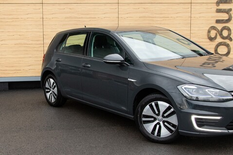 Volkswagen Golf E-GOLF 9