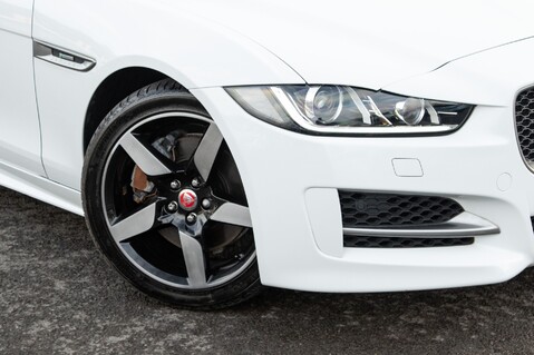 Jaguar XE R-SPORT 3