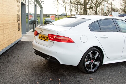 Jaguar XE R-SPORT 10