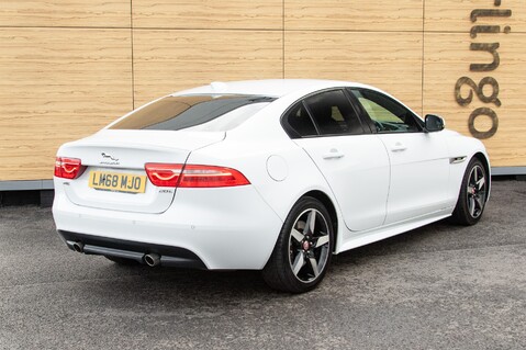 Jaguar XE R-SPORT 4