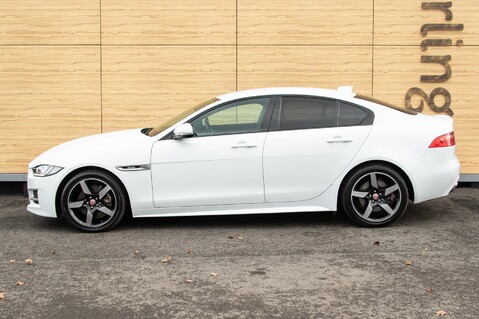 Jaguar XE R-SPORT 16