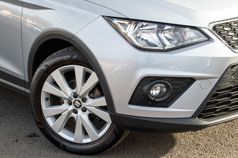 SEAT Arona TSI SE TECHNOLOGY 3