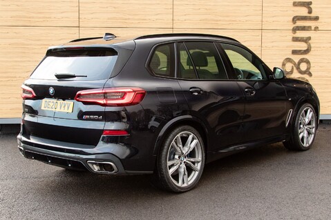 BMW X5 M50D 4