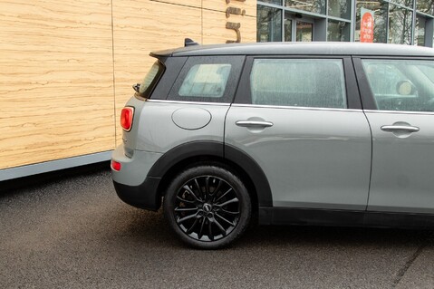 Mini Clubman COOPER BLACK 11