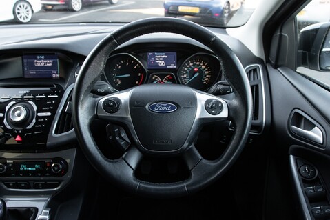 Ford Focus TITANIUM NAVIGATOR TDCI 23