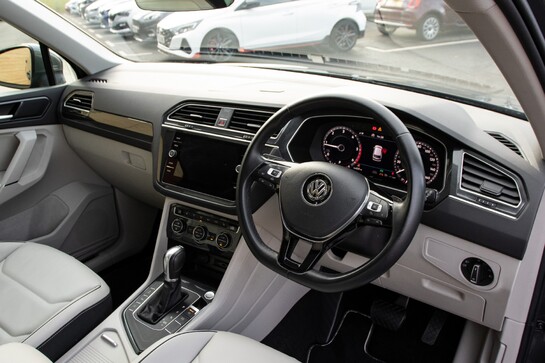 Volkswagen Tiguan SEL TDI BLUEMOTION TECHNOLOGY DSG