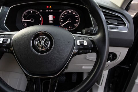 Volkswagen Tiguan SEL TDI BLUEMOTION TECHNOLOGY DSG 22