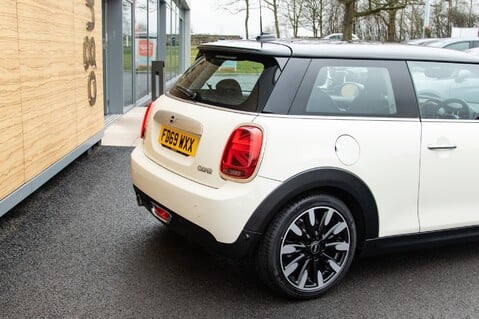 Mini Hatch COOPER EXCLUSIVE 10