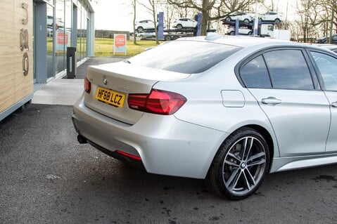 BMW 3 Series 320D XDRIVE M SPORT SHADOW EDITION 10