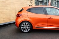 Renault Clio ICONIC TCE 11