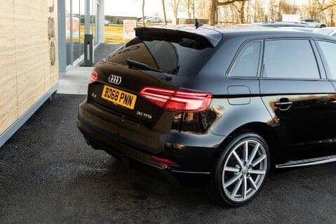 Audi A3 SPORTBACK TFSI BLACK EDITION 10