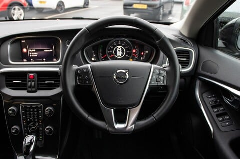 Volvo V40 T3 MOMENTUM NAV PLUS 23