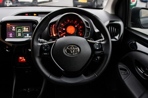 Toyota Aygo VVT-I X-PRESS X-SHIFT 23