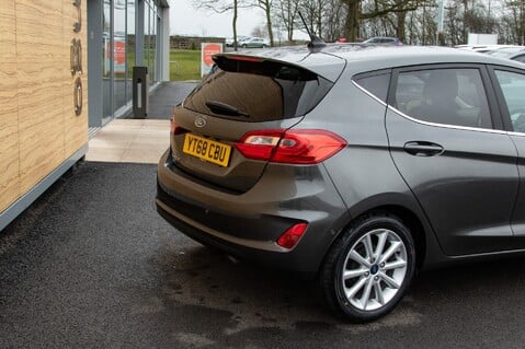 Ford Fiesta TITANIUM 10