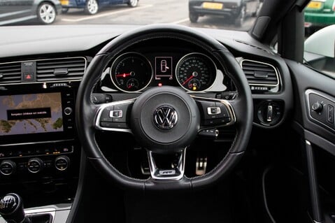 Volkswagen Golf R-LINE EDITION TDI 23