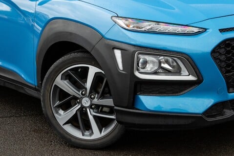 Hyundai KONA T-GDI PLAY 3