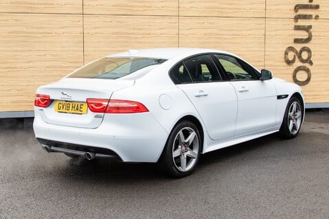 Jaguar XE R-SPORT INGENIUM AWD 4