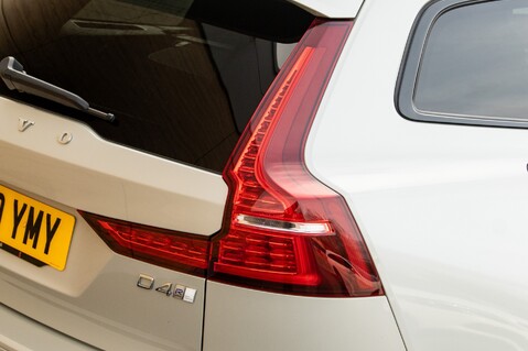 Volvo V60 D4 R-DESIGN PLUS 6