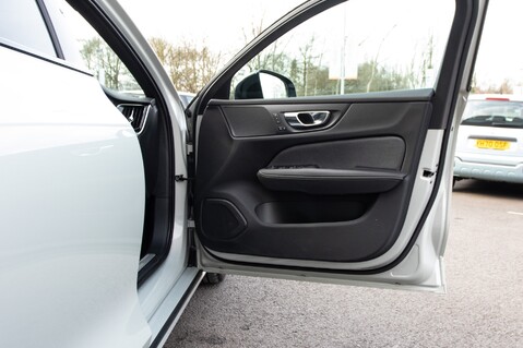 Volvo V60 D4 R-DESIGN PLUS 17