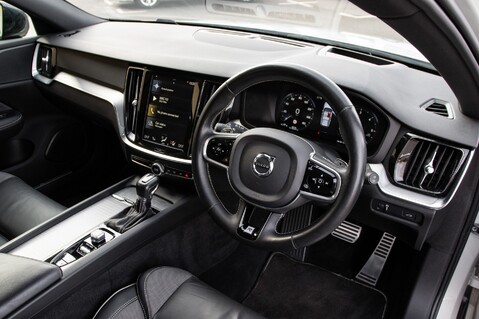 Volvo V60 D4 R-DESIGN PLUS 5