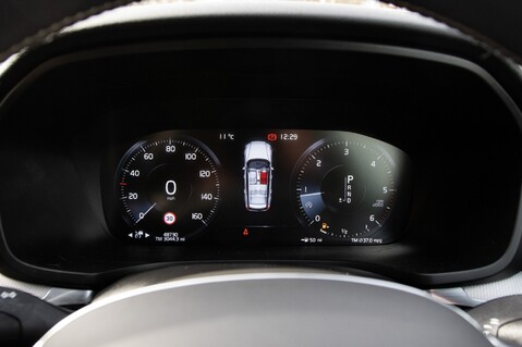 Volvo V60 D4 R-DESIGN PLUS 12