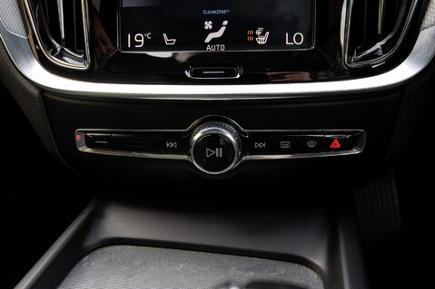 Volvo V60 D4 R-DESIGN PLUS 35