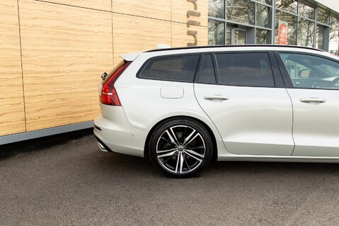 Volvo V60 D4 R-DESIGN PLUS 11
