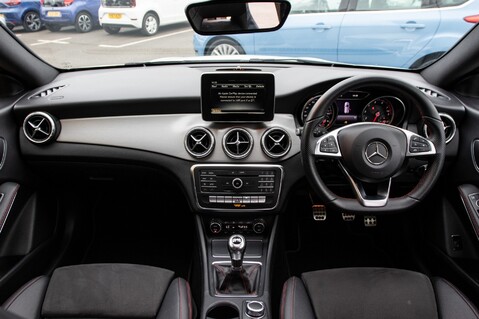 Mercedes-Benz CLA Class CLA 180 AMG LINE 13