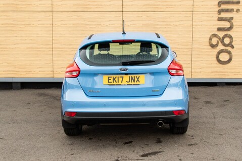 Ford Focus TITANIUM X 8