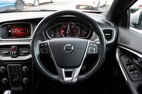 Volvo V40 D2 R-DESIGN NAV PLUS 23