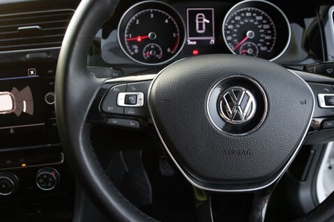 Volkswagen Golf GT TDI BLUEMOTION TECHNOLOGY 21