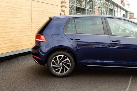 Volkswagen Golf MATCH EDITION TSI 11