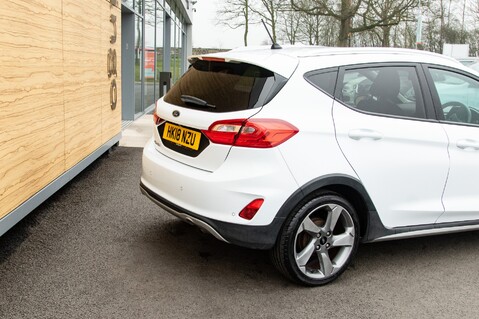 Ford Fiesta ACTIVE X 9