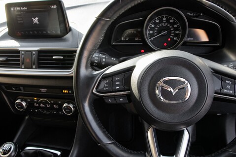 Mazda 3 SE-L NAV 19