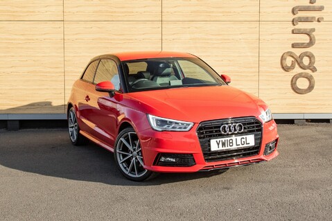 Audi A1 TFSI BLACK EDITION NAV 1