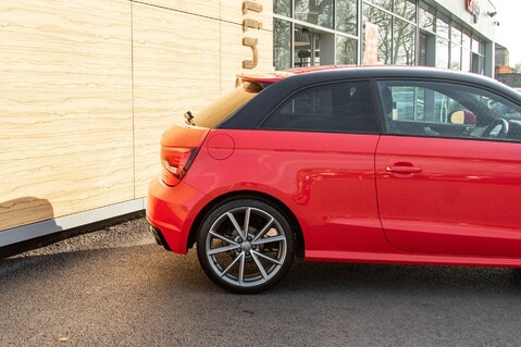 Audi A1 TFSI BLACK EDITION NAV 8