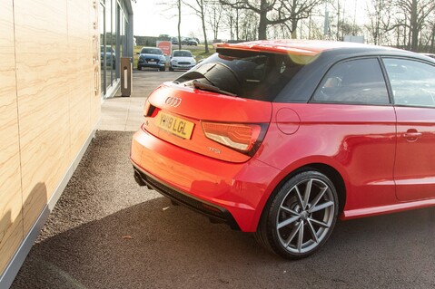 Audi A1 TFSI BLACK EDITION NAV 9