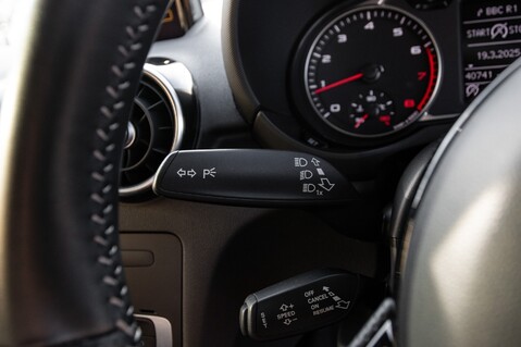 Audi A1 TFSI BLACK EDITION NAV 17