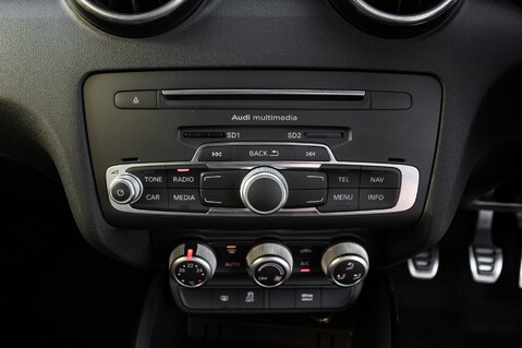 Audi A1 TFSI BLACK EDITION NAV 31