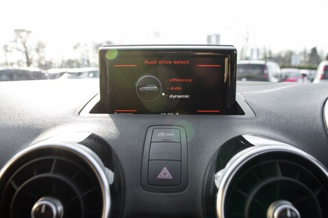 Audi A1 TFSI BLACK EDITION NAV 27
