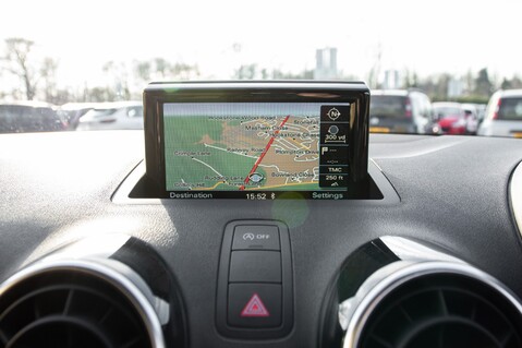 Audi A1 TFSI BLACK EDITION NAV 28