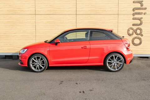 Audi A1 TFSI BLACK EDITION NAV 13