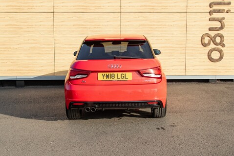 Audi A1 TFSI BLACK EDITION NAV 7