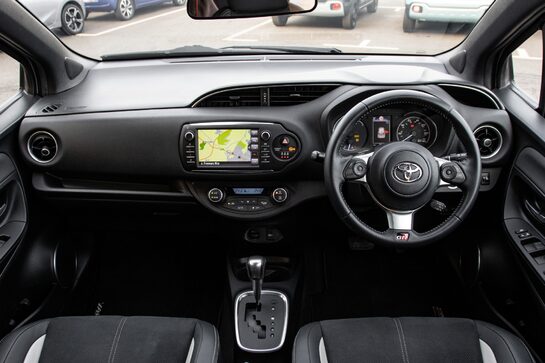 Toyota Yaris VVT-I GR-SPORT