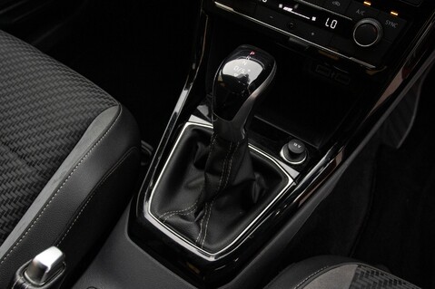 Volkswagen T-Cross R-LINE TSI EVO DSG 32