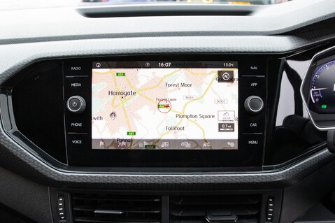 Volkswagen T-Cross R-LINE TSI EVO DSG 22