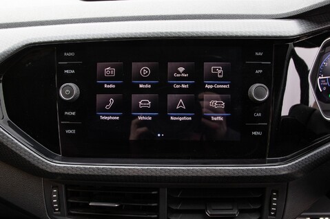 Volkswagen T-Cross R-LINE TSI EVO DSG 23